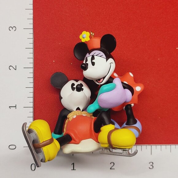 Hallmark Disney Mickey and Minnie Mouse Ice Skating Ornament 1997 - Picture 12 of 12